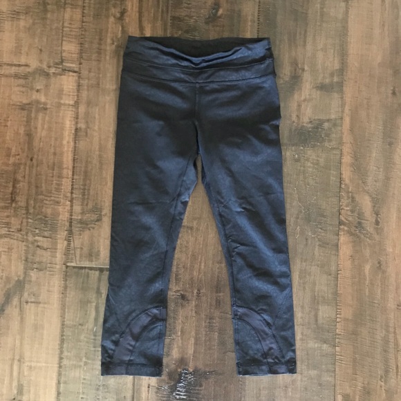 lululemon athletica Pants - Lululemon Pace Revival Crop 22”
